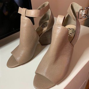 Vince Camuto